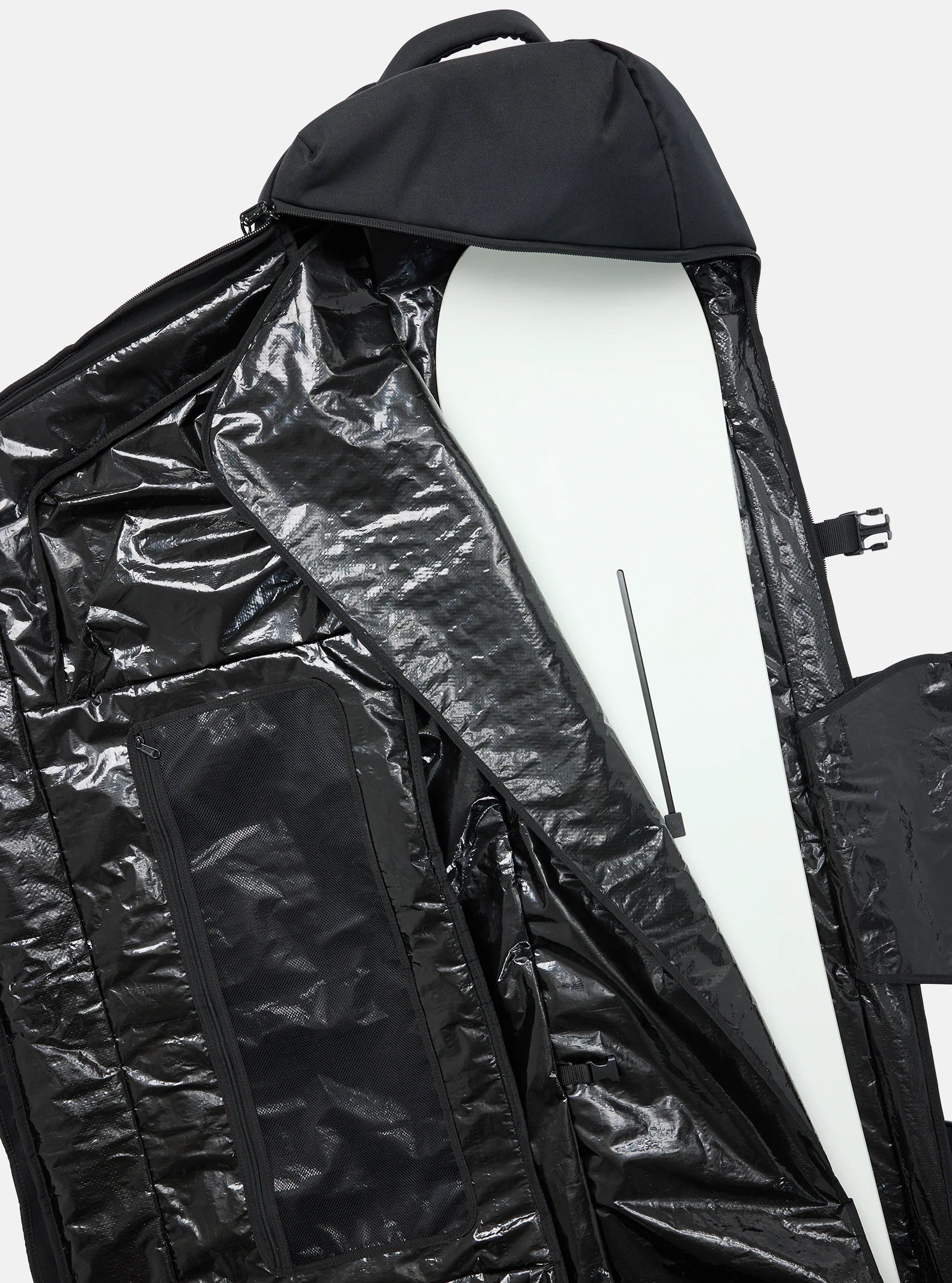 Burton Wheelie Flight Attendant True Black steves snow store wollongong