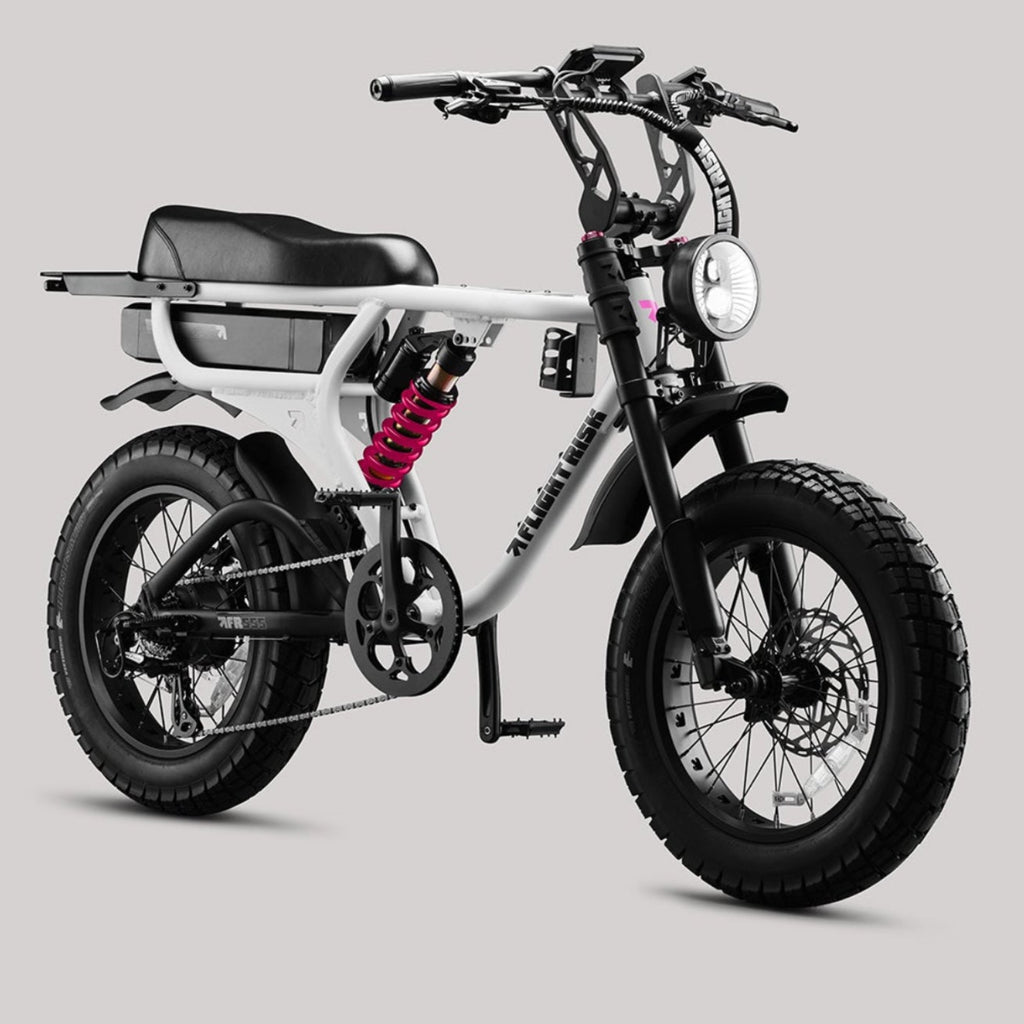 Flight_Risk_555_ebike_WHITE steves snow store wollongong